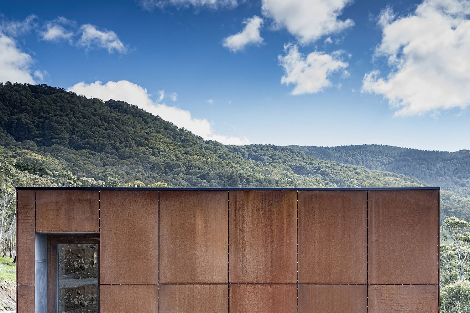 Custom-Corten-steel-exterior-of-the-exquisite-bushland-home-in-Victoria