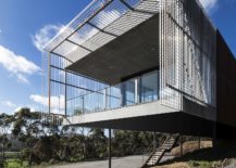 Deck-of-the-Mount-Macedon-House-cleverly-concealed-in-a-wiry-frame-217x155