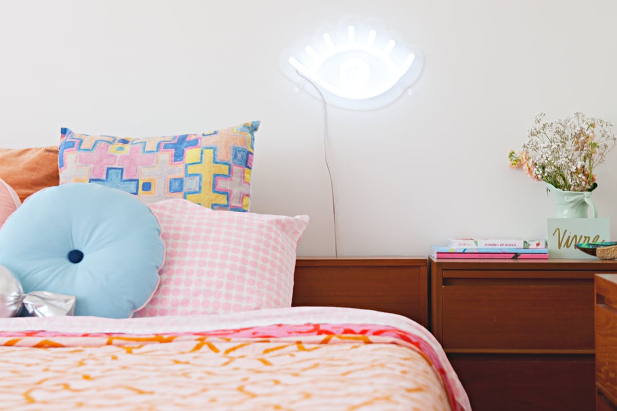 Eccentric neon bed light