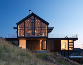 Sunshine Canyon House: Rustic Elegance Wrapped in Gabled, Eco-Friendly Form