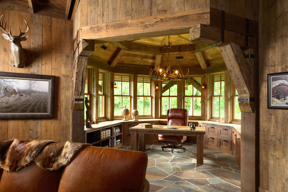 Home-office-with-a-special-and-significant-cabin-feeling-