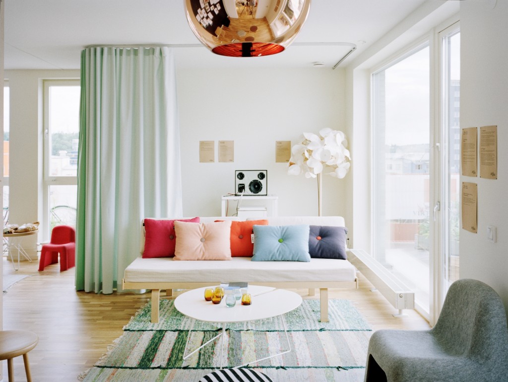 Mint-curtains-keep-your-living-room-fresh-and-stylish