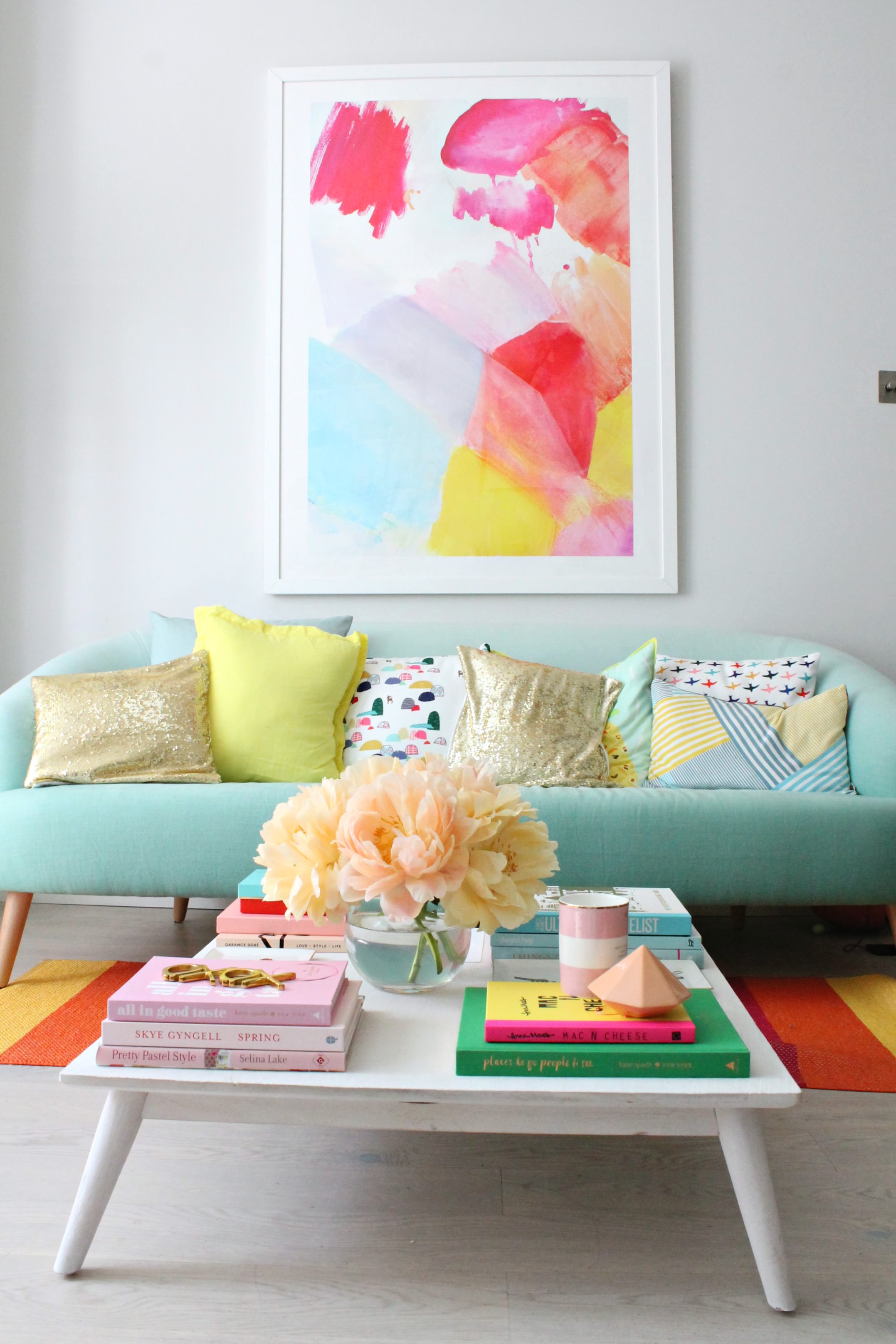 Fresh and Pastel: Style Your Living Room In Mint Hues