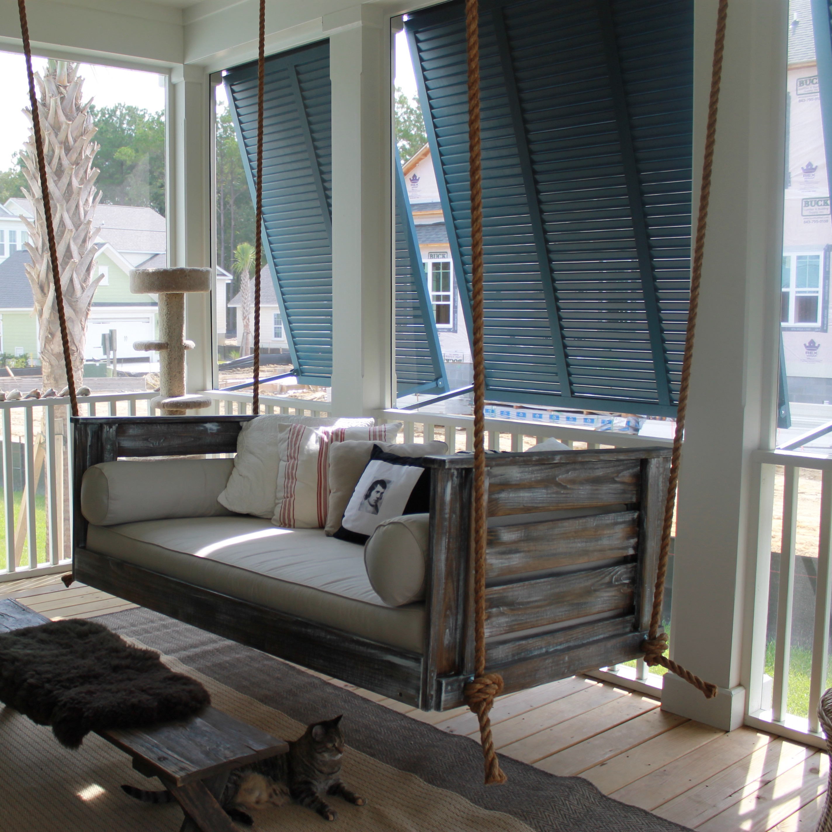 Getting Ready for Summer: Enliven Your Porch With Comfy Swings