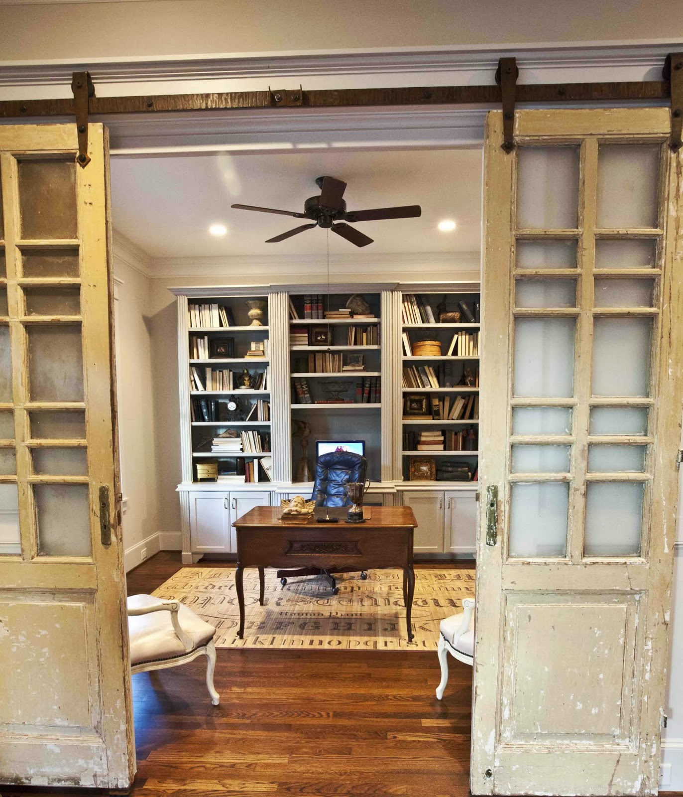 Perfect farmhouse office with barn doors