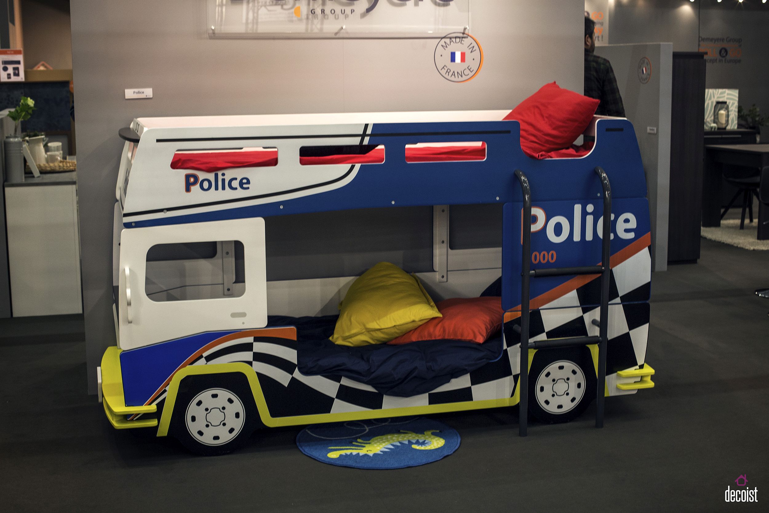 Police van style kids' bunk bed adds plenty of color and playfulness to the kids' room