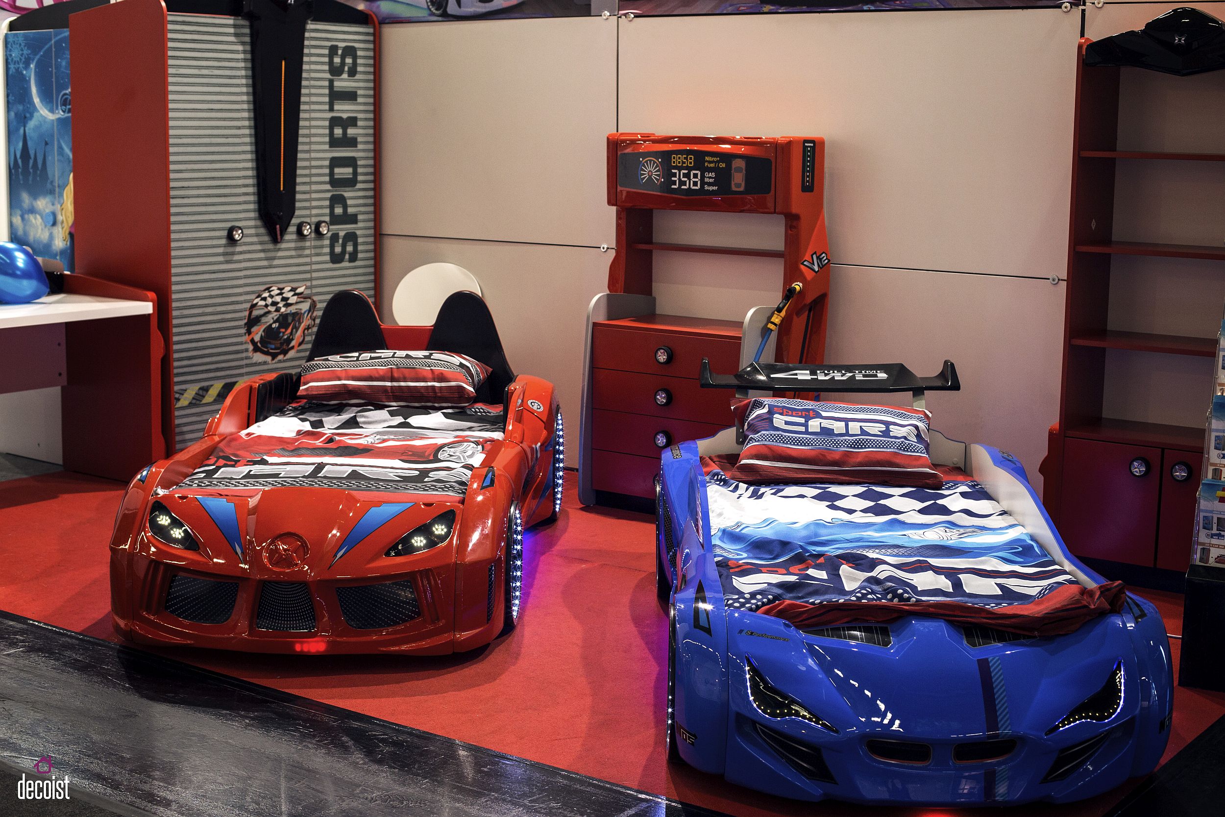 Race-car-kids-beds-in-red-and-blue-with-matching-decor