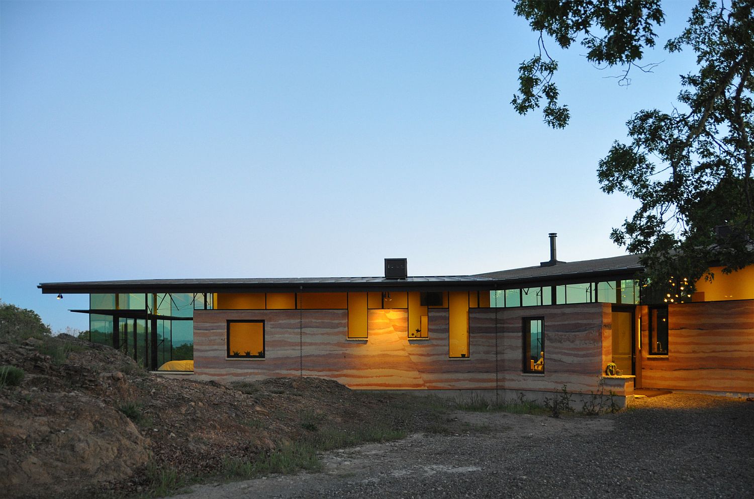 Simple, unassuming form and green energy shape smart Californian home