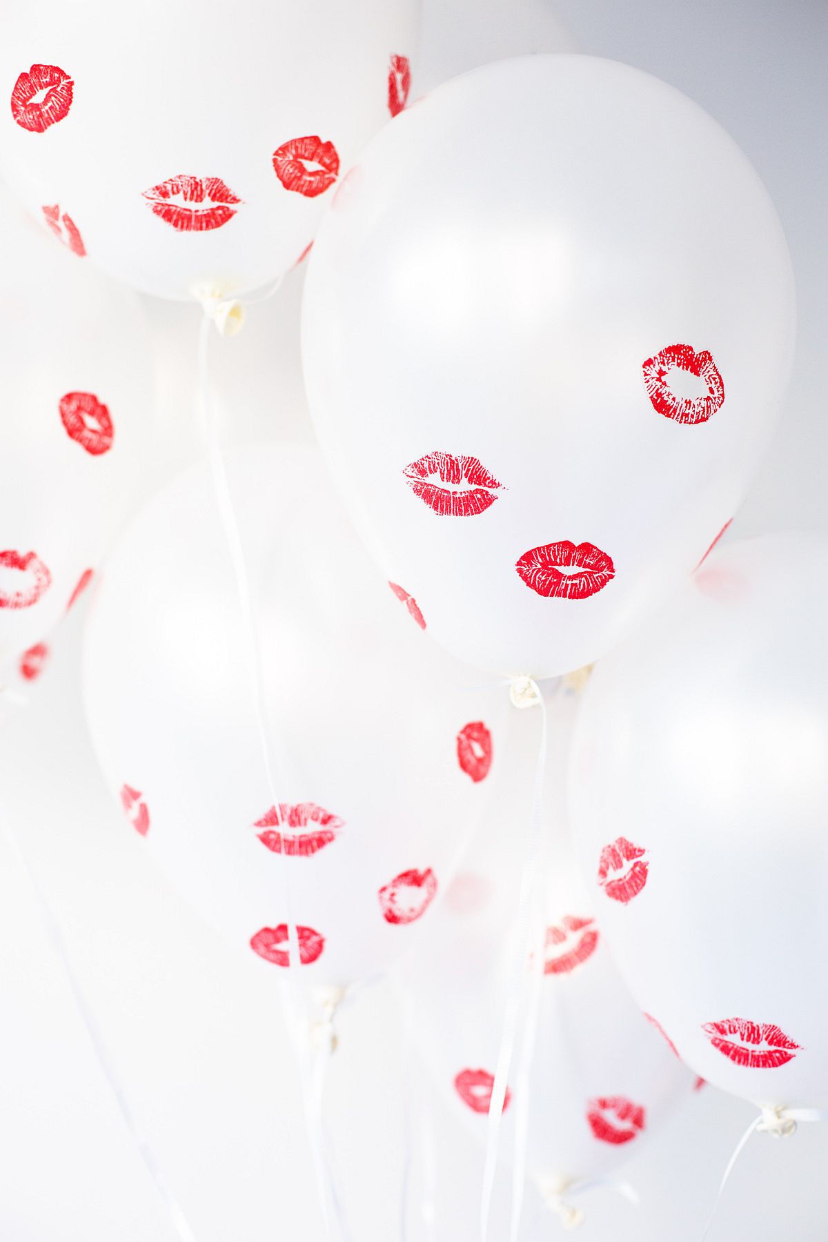 Super-easy DIY Kissed Balloons