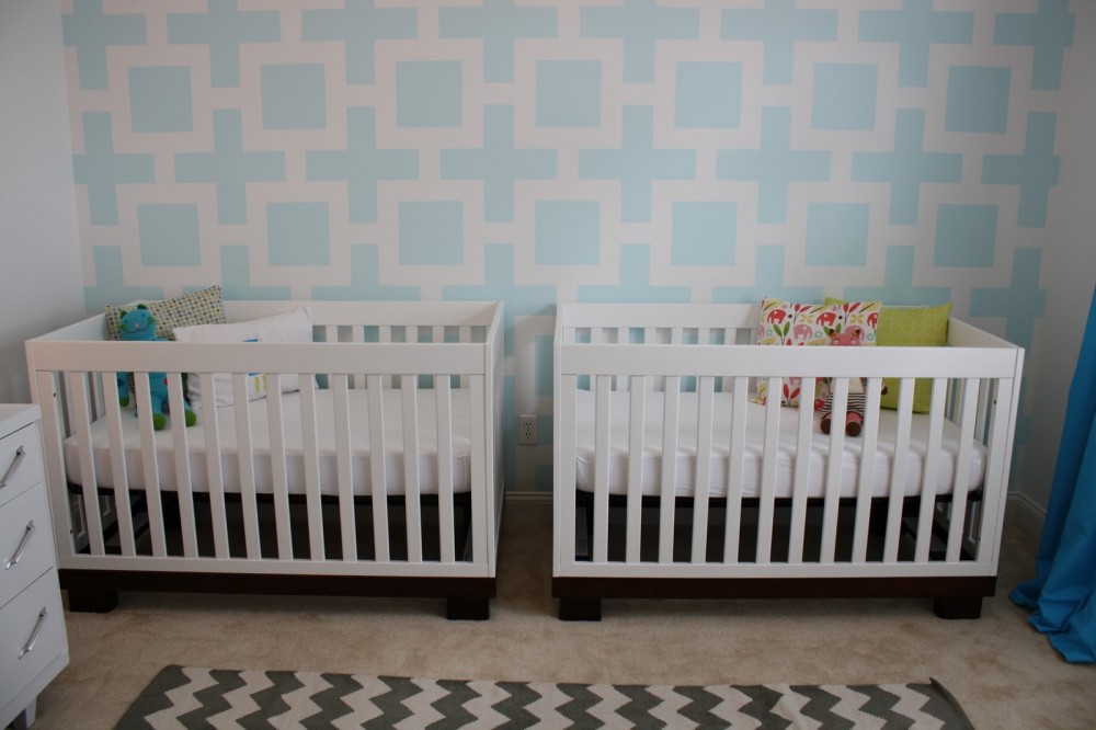 Twin nursery with a unque wall decoration