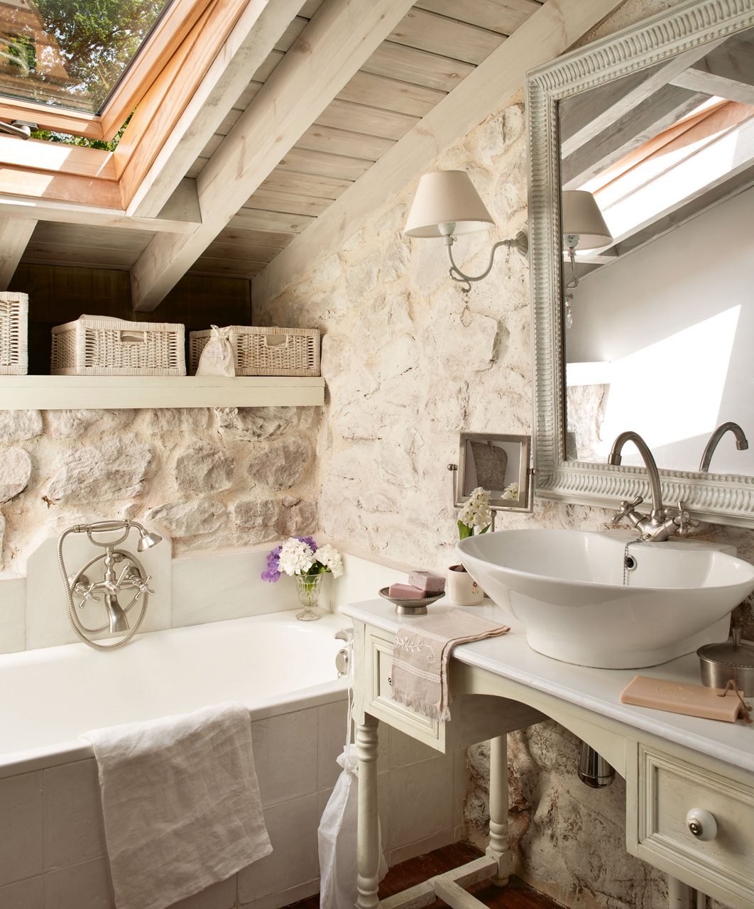 Vintage-styled attic bathroom