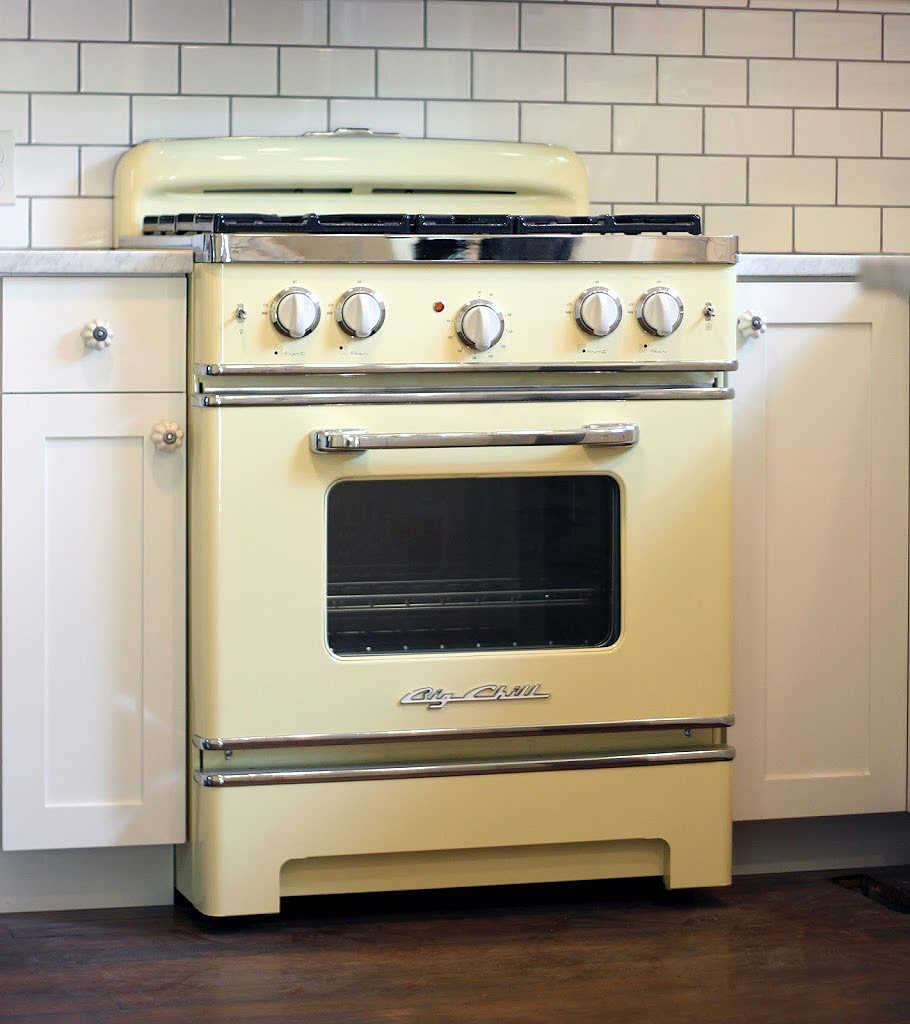 A-simple-pastel-yellow-retro-stove-