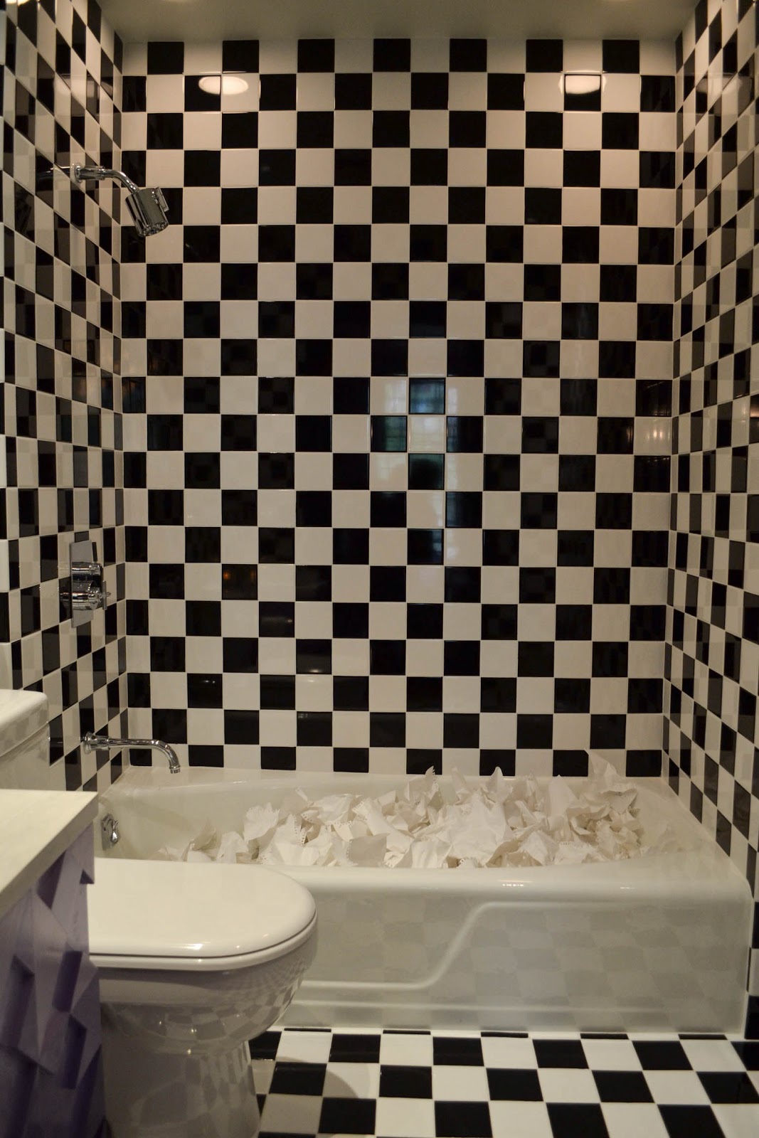 30 Vintage and Grandiose Checkered Bathrooms