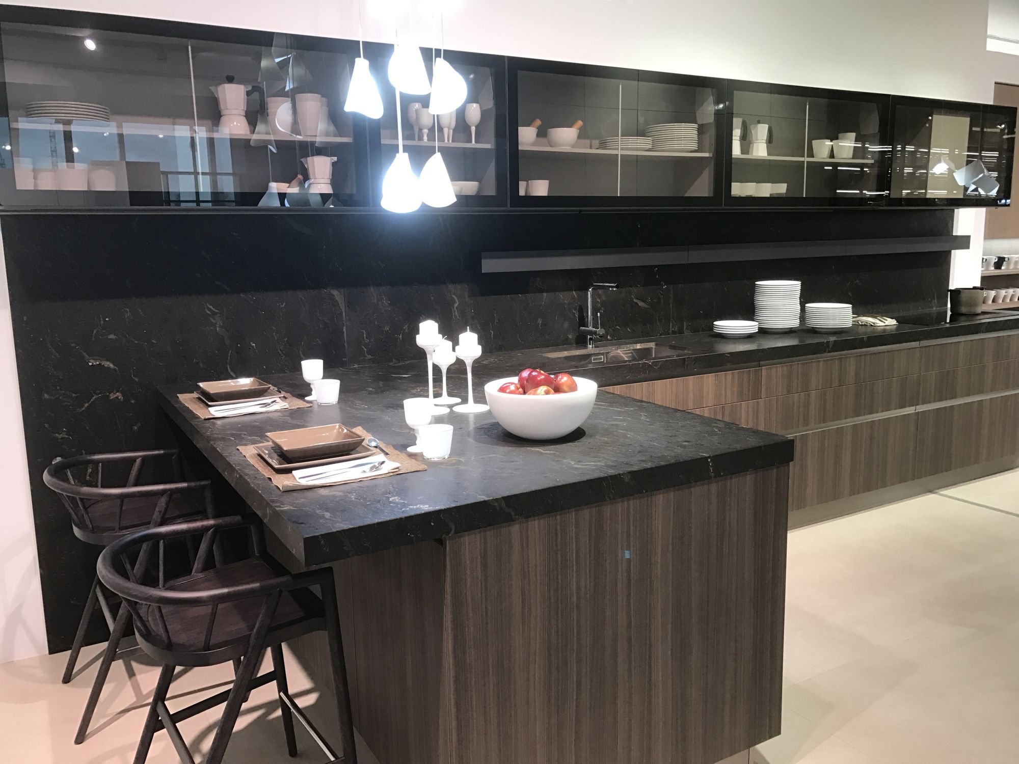 Contemporary dark kitchen furniture with wood inspired ceramic tiles - GamaDecor