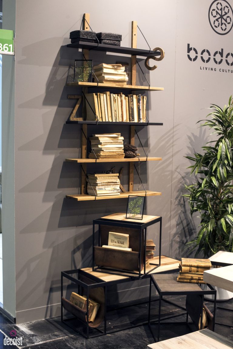 55 WallMounted Open Shelves Offering SpaceSavvy Modularity Decoist