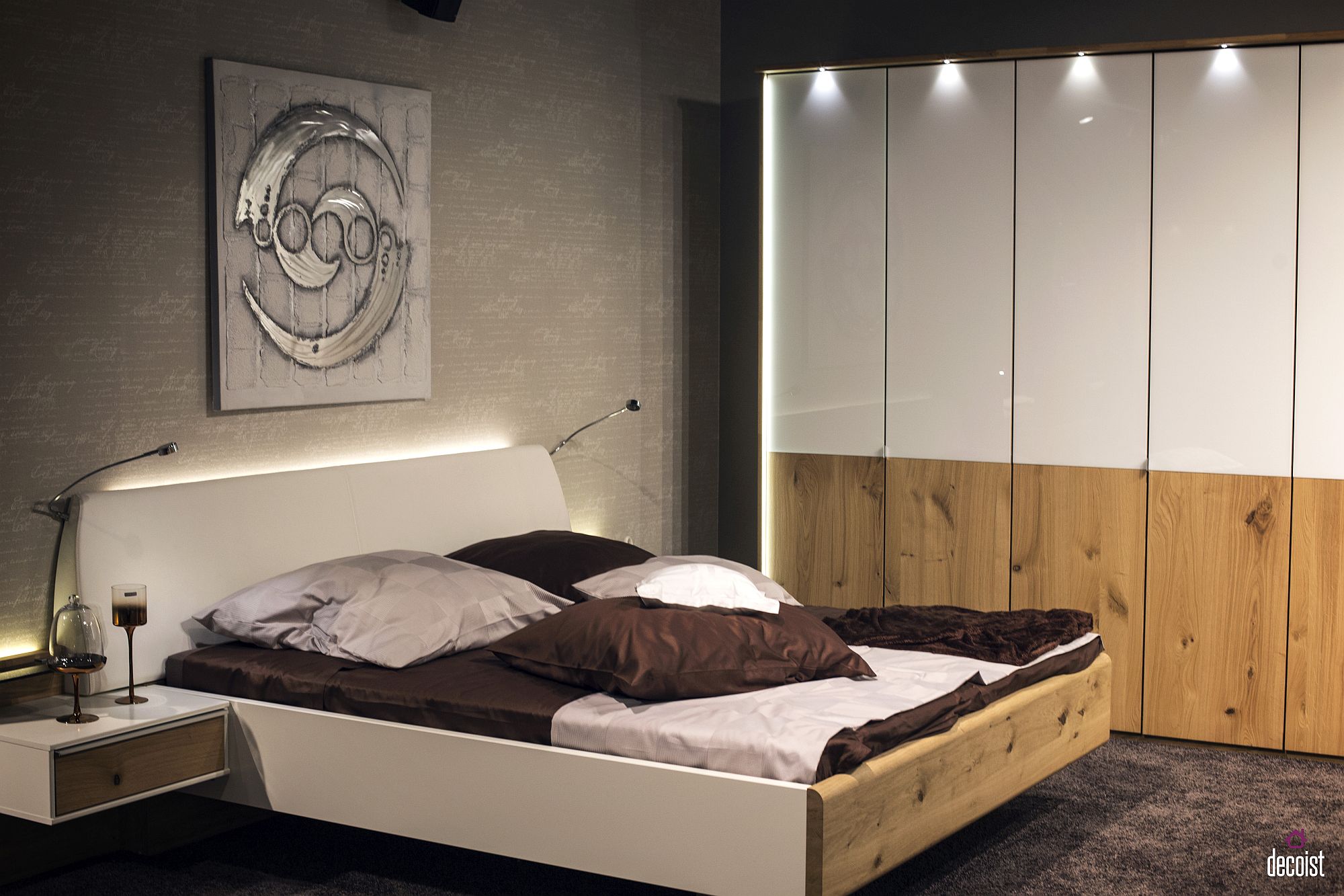 Floating-box-style-nightstands-are-easy-to-use-in-the-small-bedroom