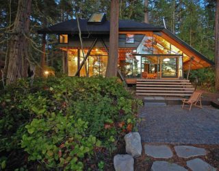 Caring for the Planet: Tranquil Cabin Retreat in Washington