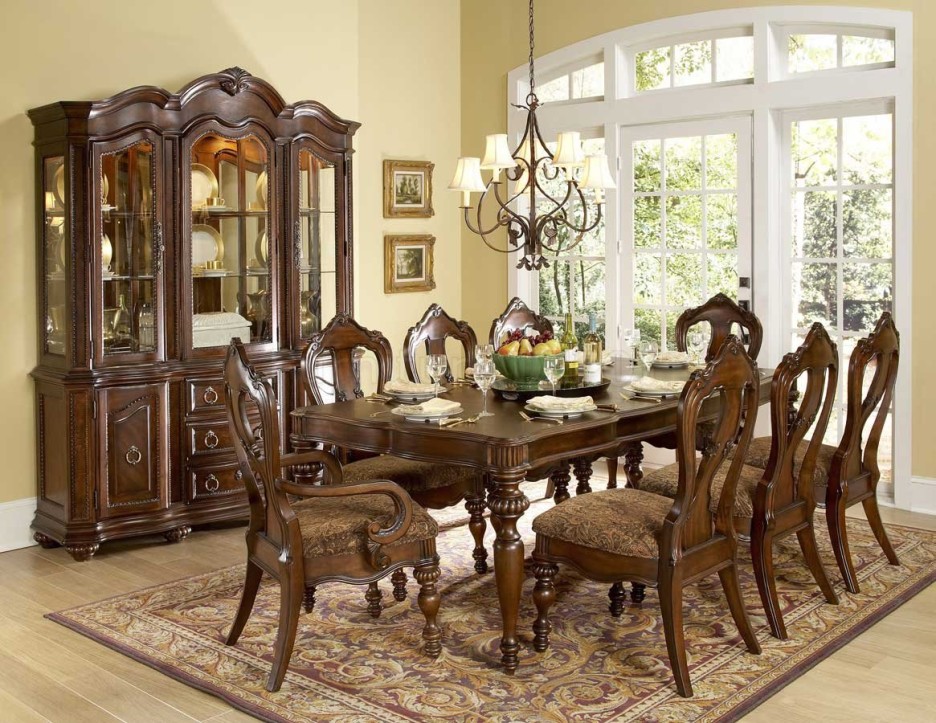 Magnificent antique dining room with a matching rug