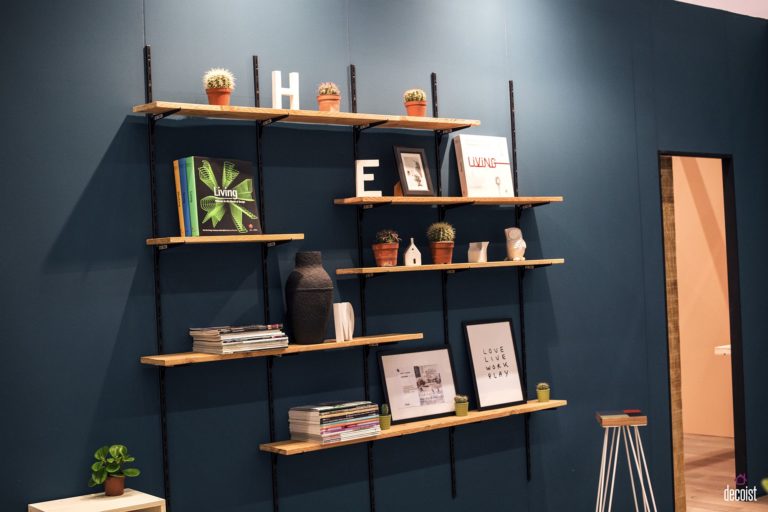55 WallMounted Open Shelves Offering SpaceSavvy Modularity Decoist
