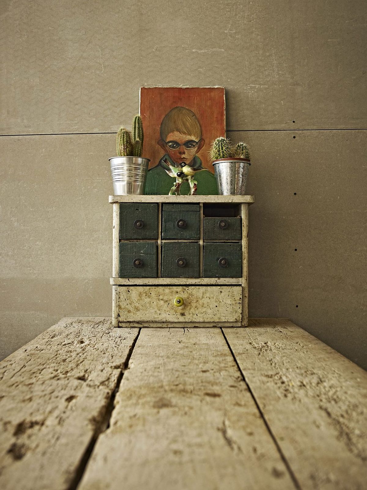 Quirky and cool vintage decor for the small industrial Miniloft in Budapest