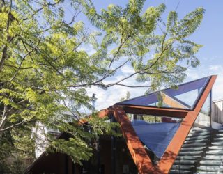 Sensationally Sculptural: Daring Lounge with Glazed Roof and Edible Garden