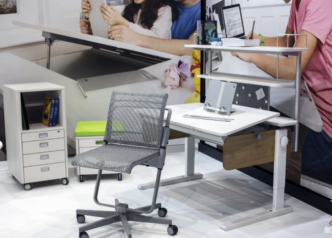 Fabulous Finds: 15 Work Desks for a Trendy Home Office