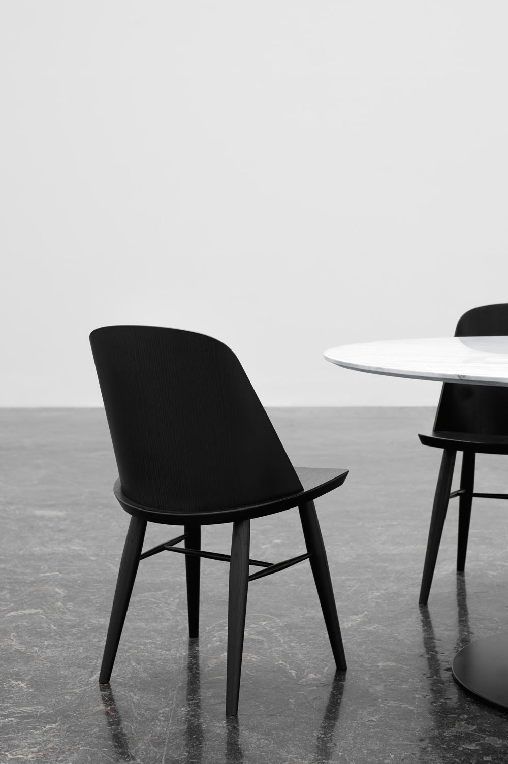 Synnes dining chair in black painted ash