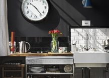 Tiny-kitchenette-for-the-small-Budapest-apartment-with-chalkboard-wall-217x155