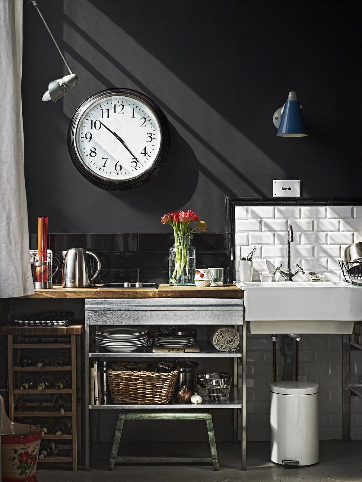 Tiny-kitchenette-for-the-small-Budapest-apartment-with-chalkboard-wall