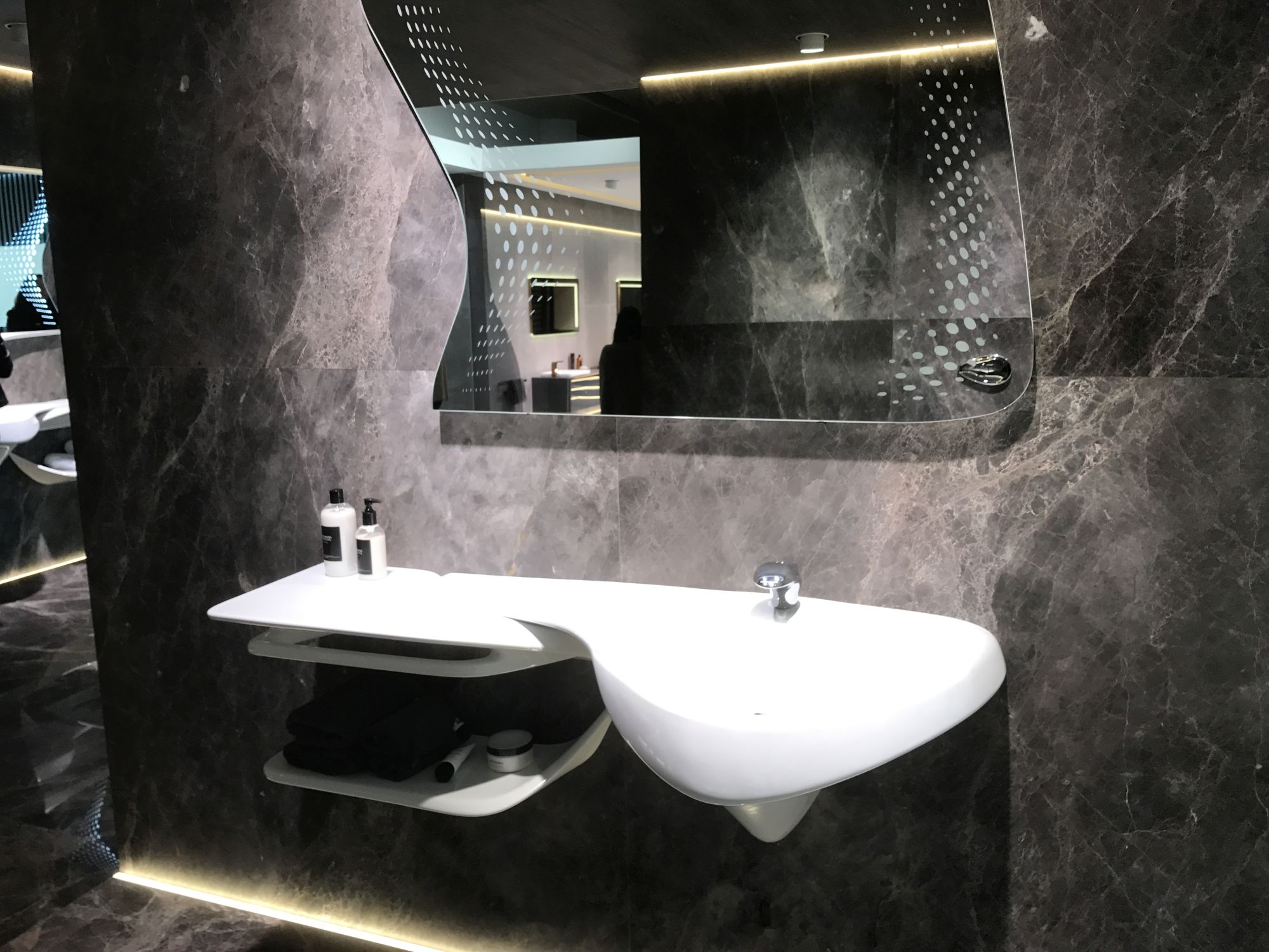 VITAE collection by Zaha Hadid, for Porcelanosa