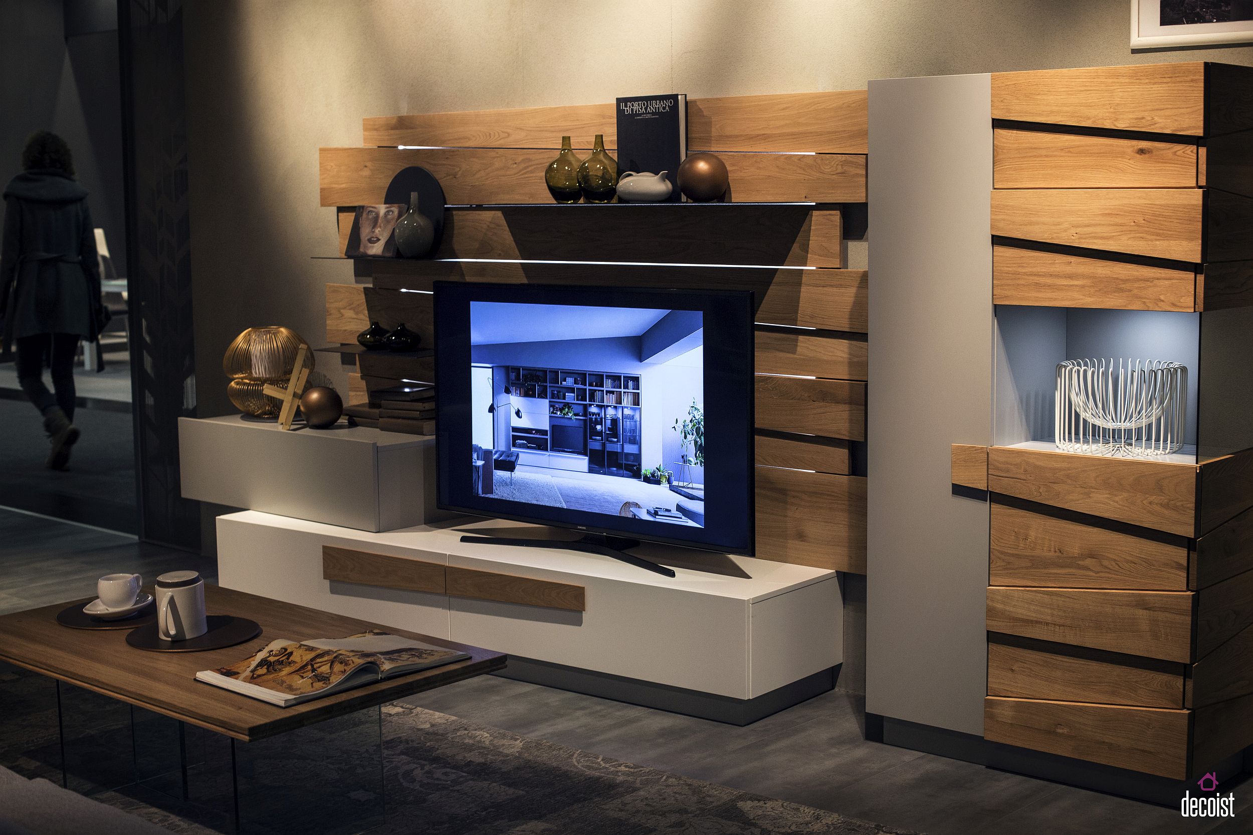 Wooden planks add warmth and textural beuaty to the TV unit