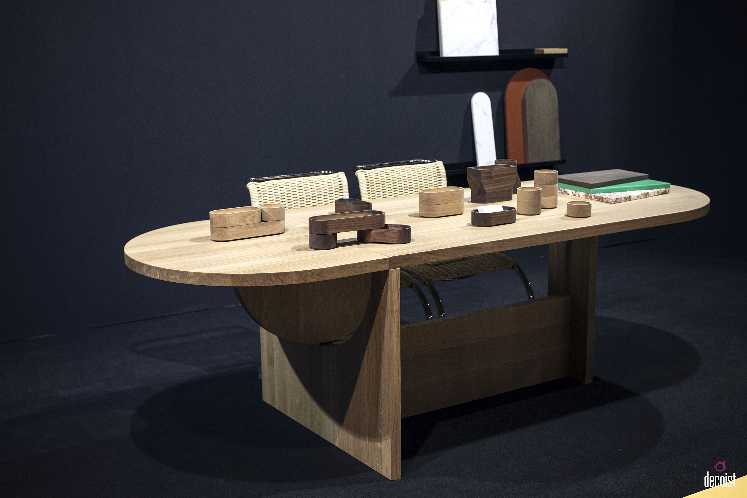 Wooden-work-table-adds-both-textural-and-geometric-contrast-to-the-home-office