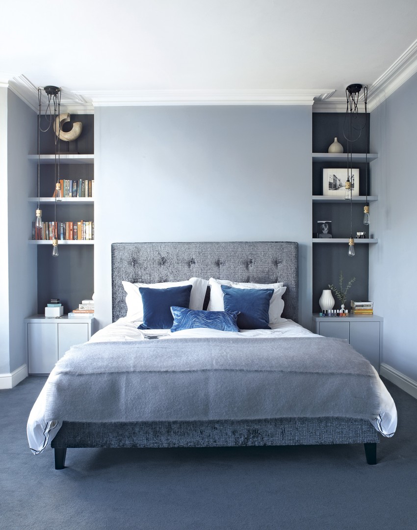 A simplistic light blue wall will keep the interior refreshing