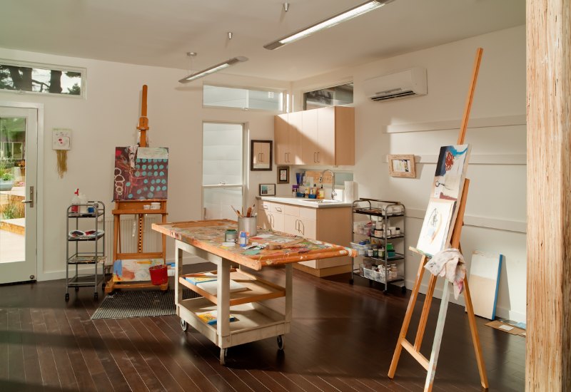 30 Creative & Beautiful Home Art Studio Ideas