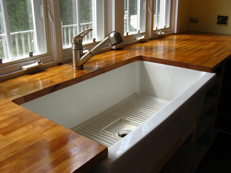 Alluring and captivating kitchen countertop with a shiny polished look