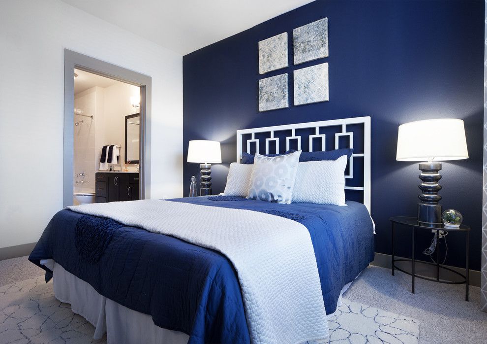 blue and white bedroom decor