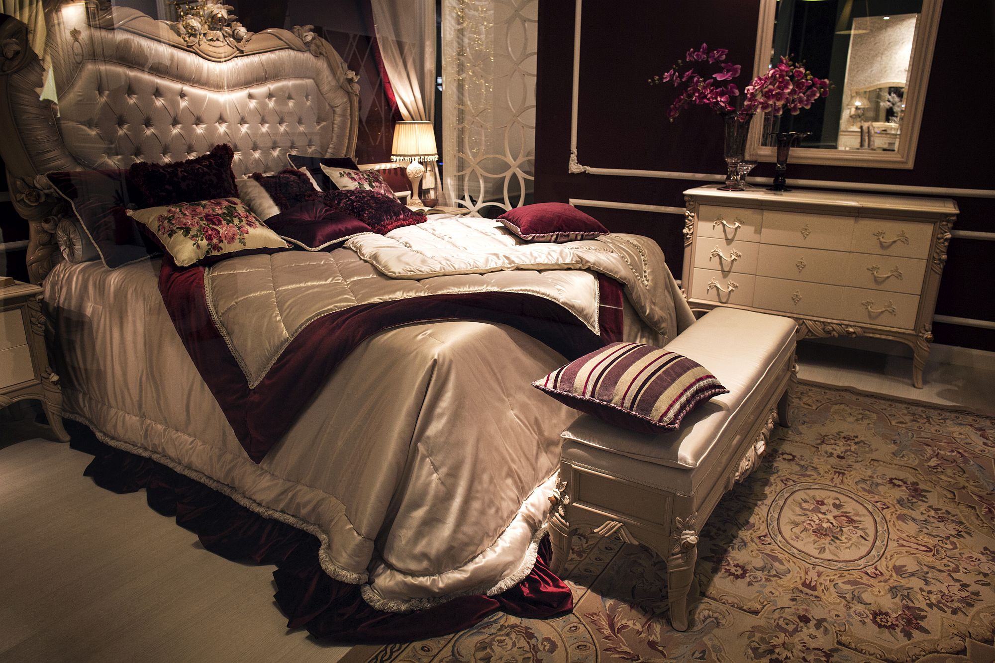 Classic-modern-bedroom-in-scarlet-and-silver