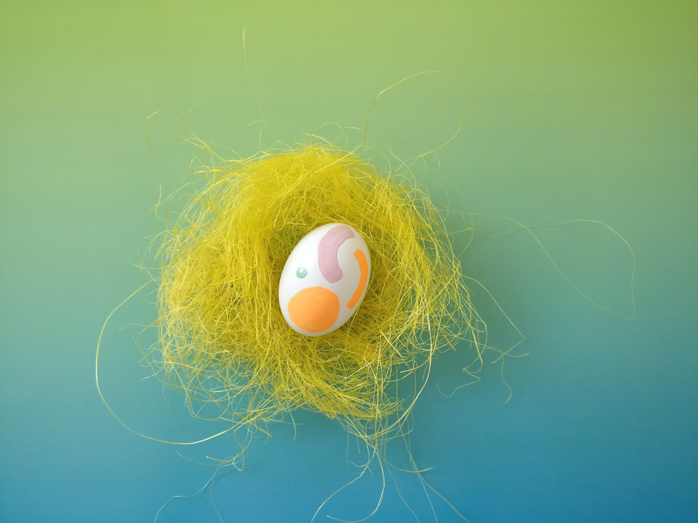 DIY-painted-Easter-egg-design