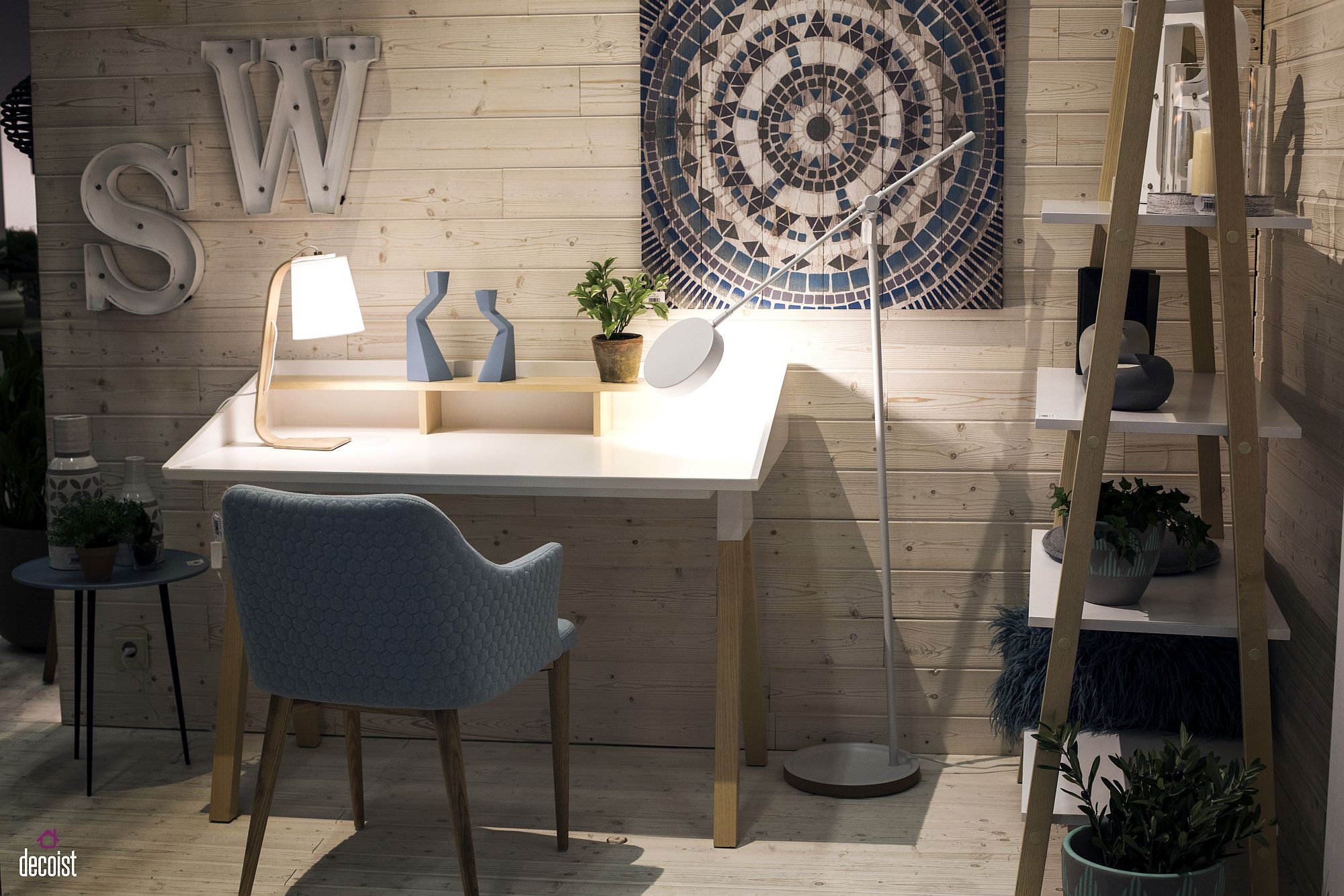 Fabulous Scandinavian style workdesk in white and wood from La Forma