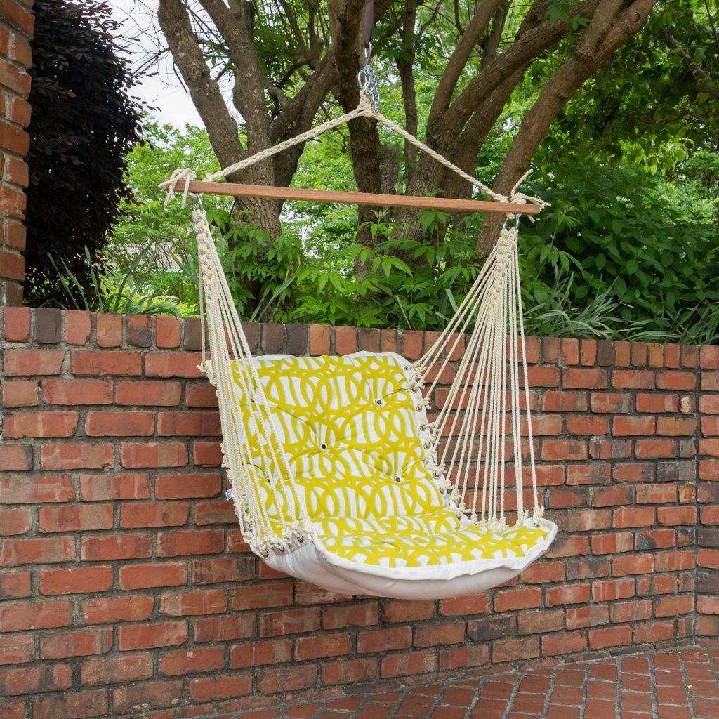 Hanging-hammock-chair-for-a-simplistic-backyard-