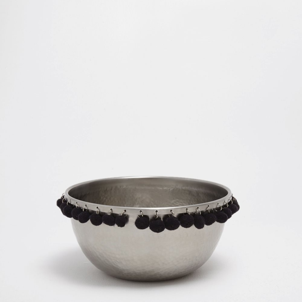 Metal-salad-bowl-with-pom-poms