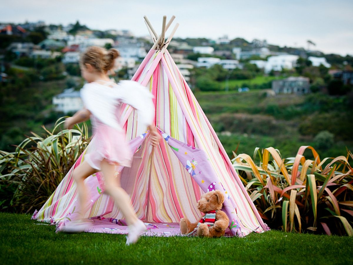 Kids garden clearance teepee