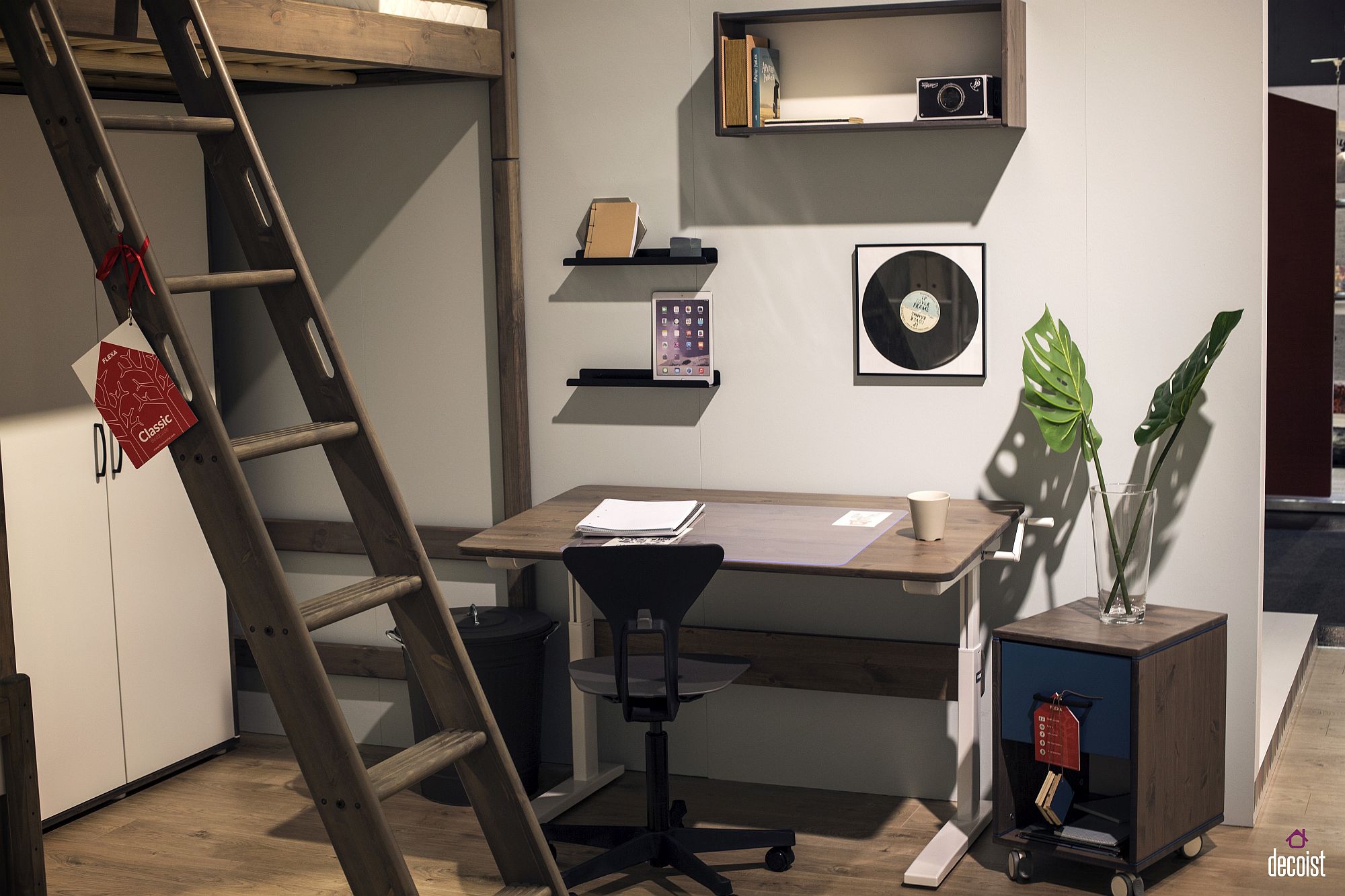 Modular storage unit of wheels to complete the kids' room