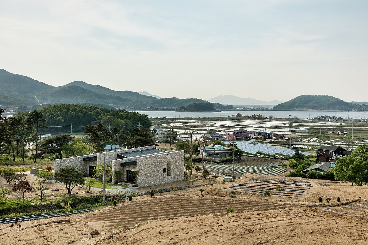 Mountains and waterbody in the backdrop create a serene environment