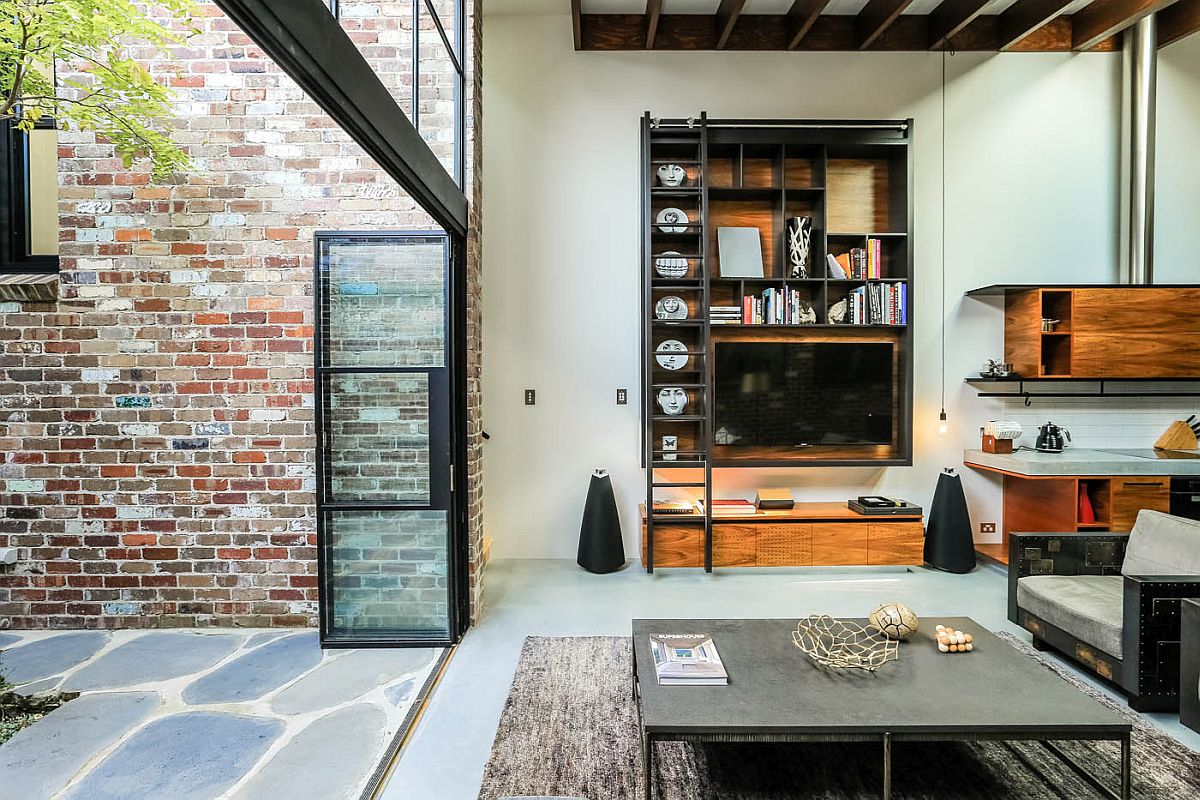 Old-garage-in-Darlinghurst-transformed-into-a-spacious-modern-home