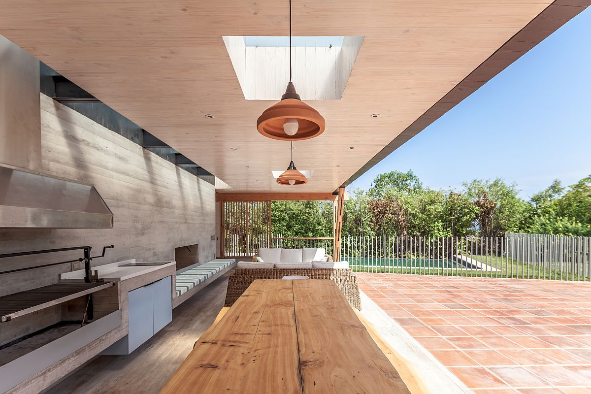 Open and inviting Beach Pavilion design in Chile