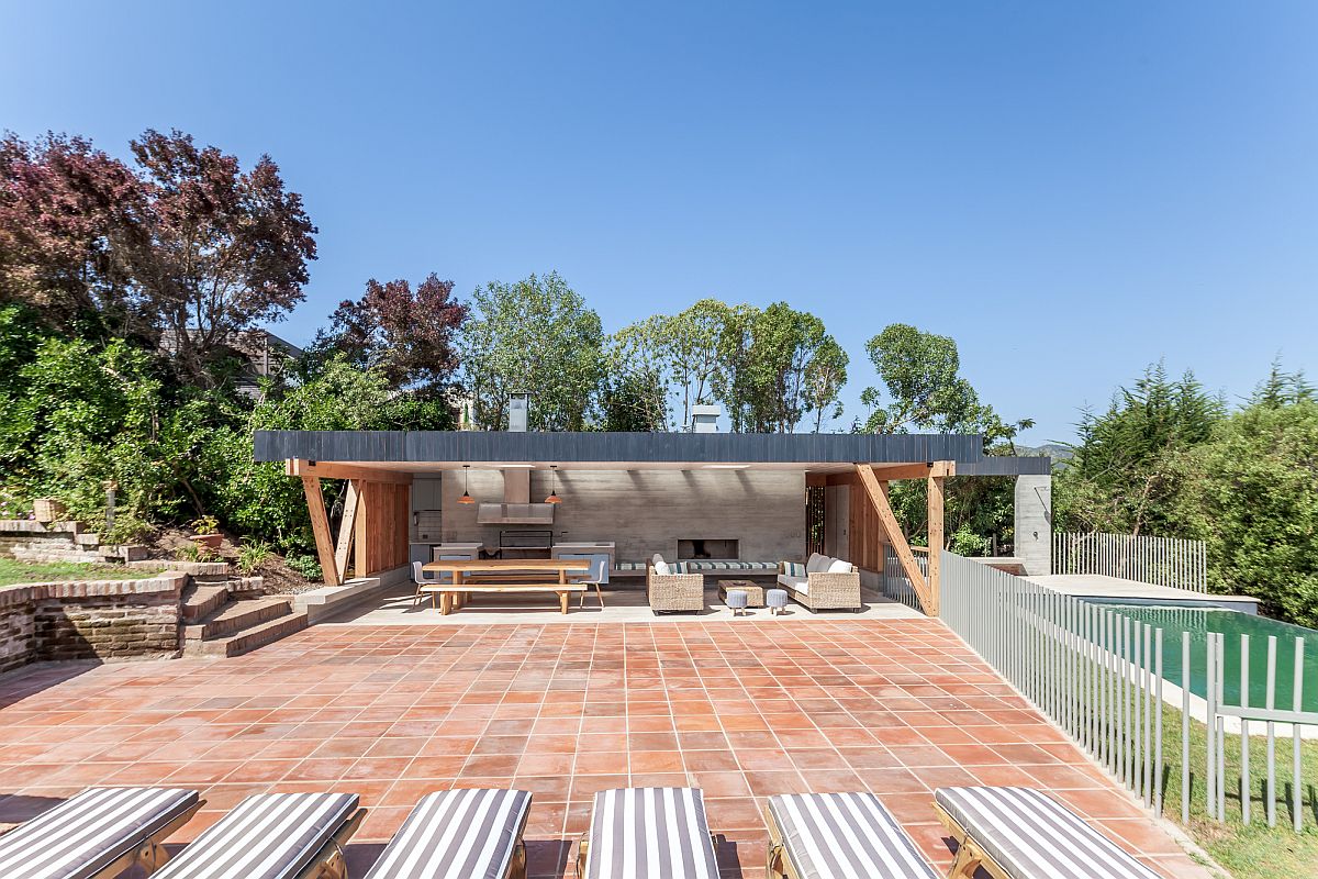 Oregon pine pillars and framework for the breezy pavilion