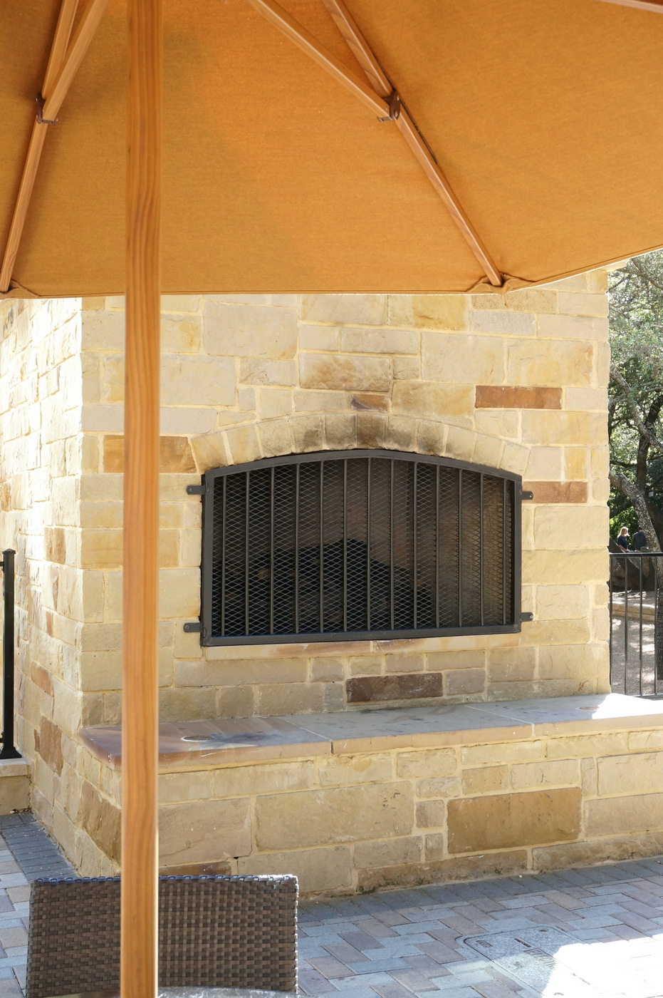 The-beauty-of-an-outdoor-fireplace