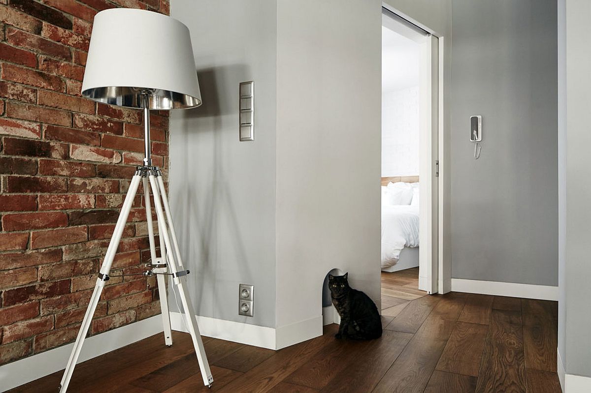 Tripod floor lamp in white for the living room corner