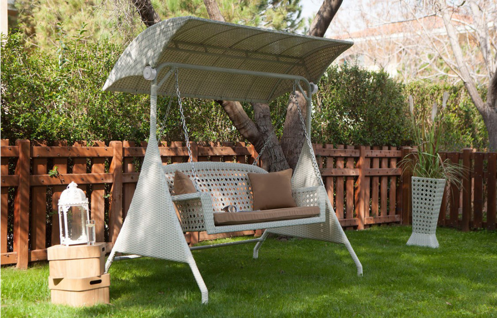 Garden Swings: The Enchanting Element in Your Backyard